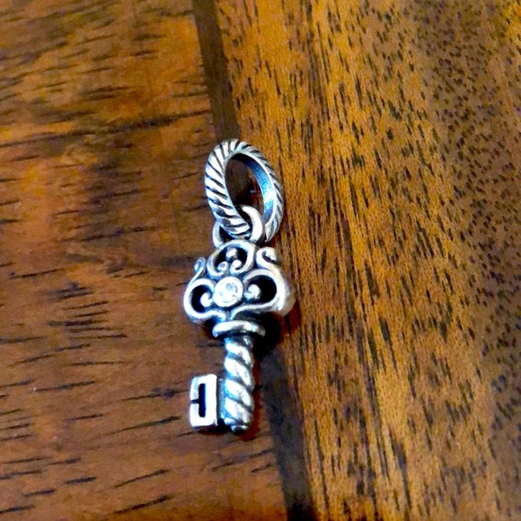 Brighton Key (to my heart) Charm - Picture 5 of 8